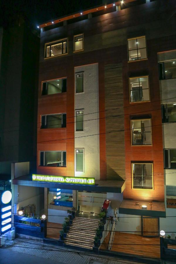 Four Leaf Hotel - Sapphire Blue, Benares Buitenkant foto